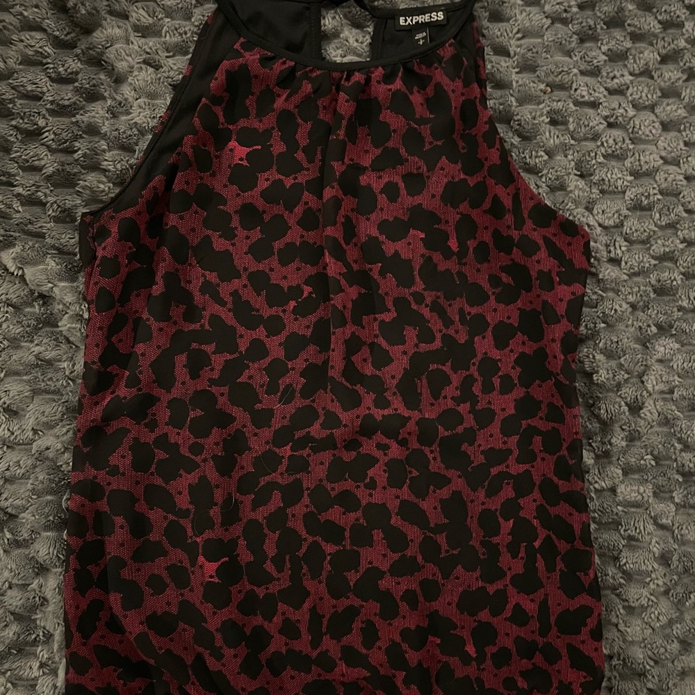 Express top pink and black print size S